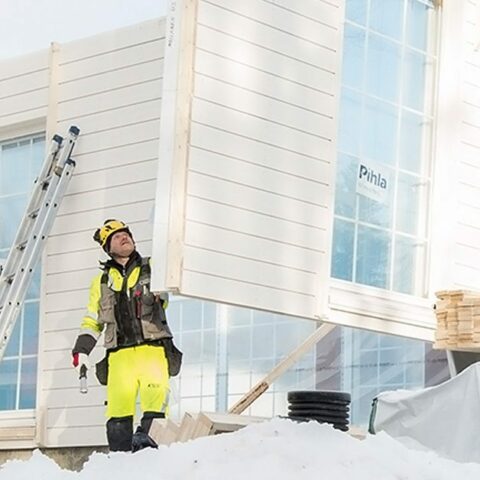 Oma asennustiimimme vastaa jokaisen Teri-talon pystytyksestä. / Varje Teri-Hus monteras av våra egna byggare.
#teritalot #terihus #rakentaminen #omakotitalo #egnahemshus