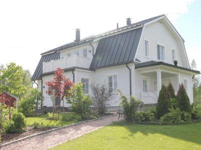 Klassiskt Mansardhem på Landsbygden - Teri-Hus