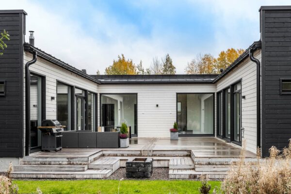 Cubo – i skydd av vingar Cubo – i skydd av vingar