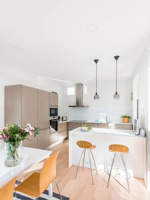 Modernt trähus i storstadsregionen